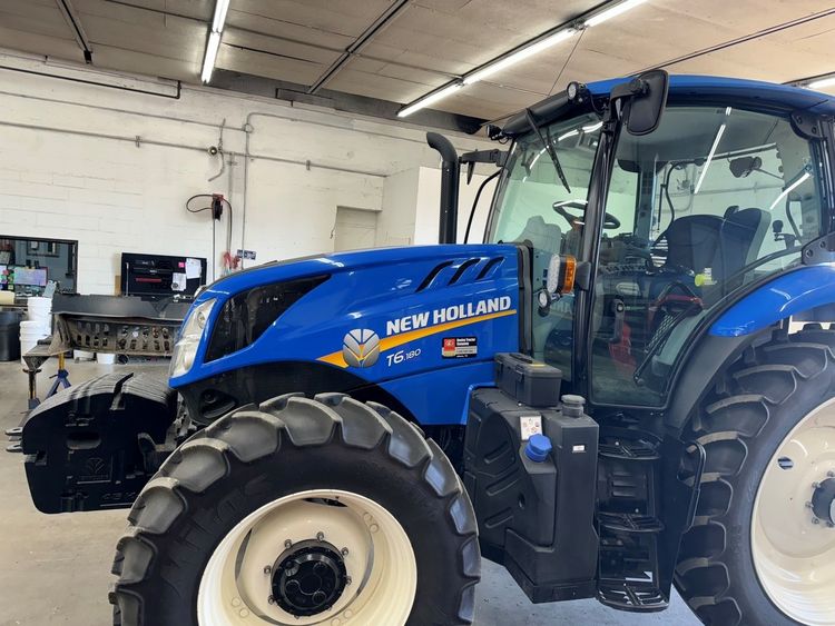 NEW HOLLAND T6.180